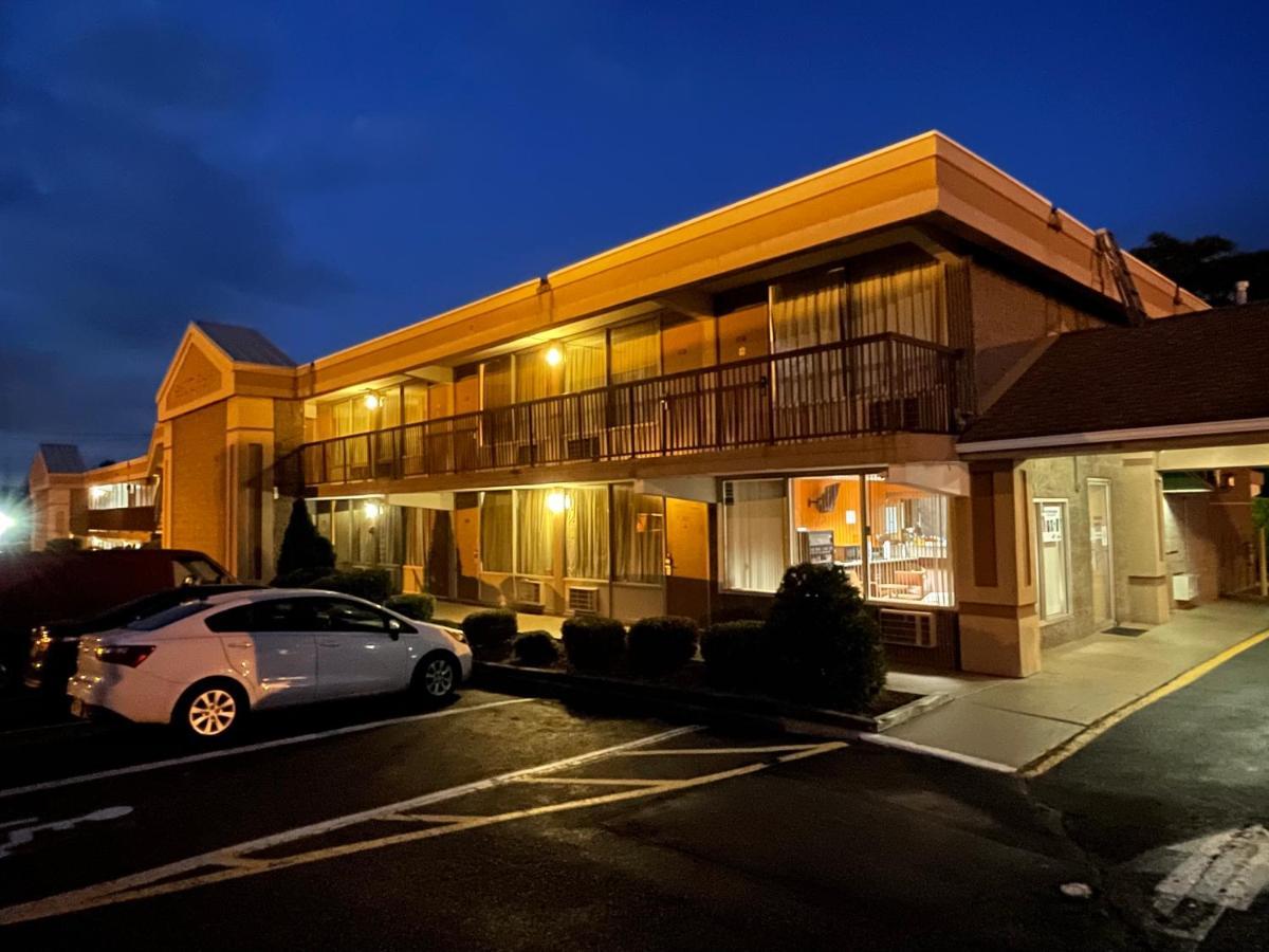 Travelers Inn South Brunswick Terrace Zewnętrze zdjęcie