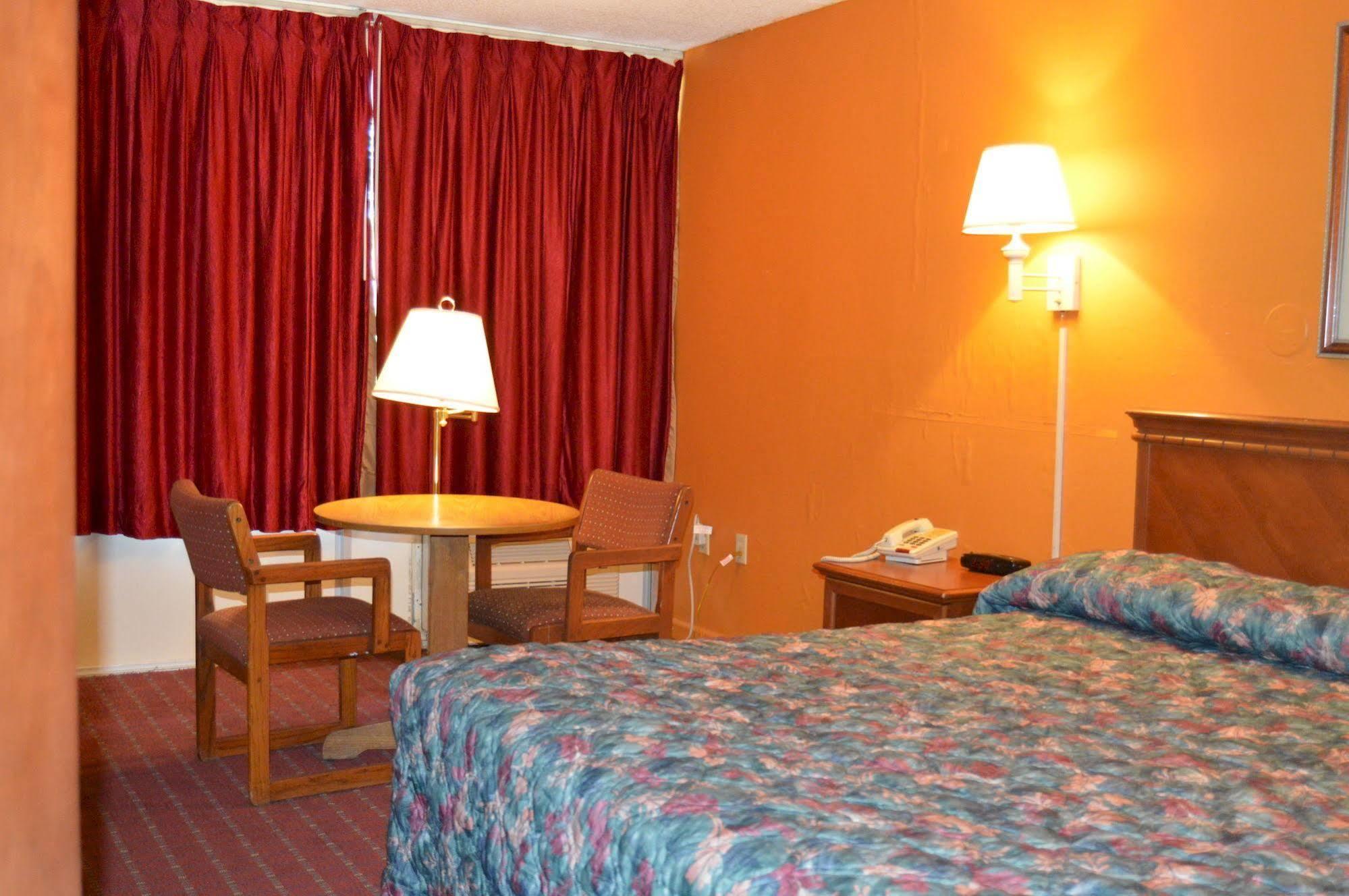 Travelers Inn South Brunswick Terrace Zewnętrze zdjęcie